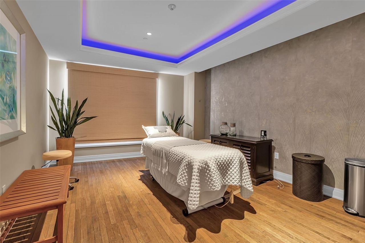 915 Seaside Drive, Unit 310, Sarasota, FL 34242 Photo