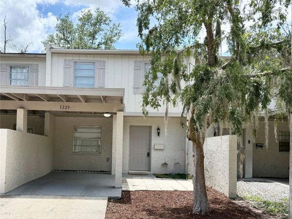 5229 TENNIS COURT CIRCLE , TAMPA, FL 33617