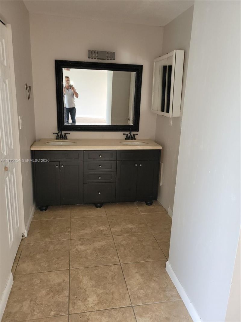 14389 Kendale Lakes Cir , Unit 14389, Miami, FL 33183 Photo