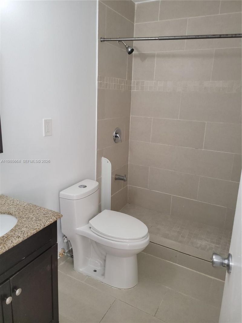 14389 Kendale Lakes Cir , Unit 14389, Miami, FL 33183 Photo