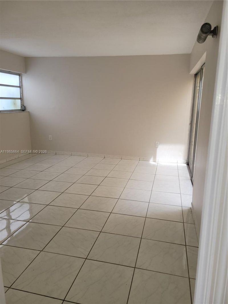 14389 Kendale Lakes Cir , Unit 14389, Miami, FL 33183 Photo