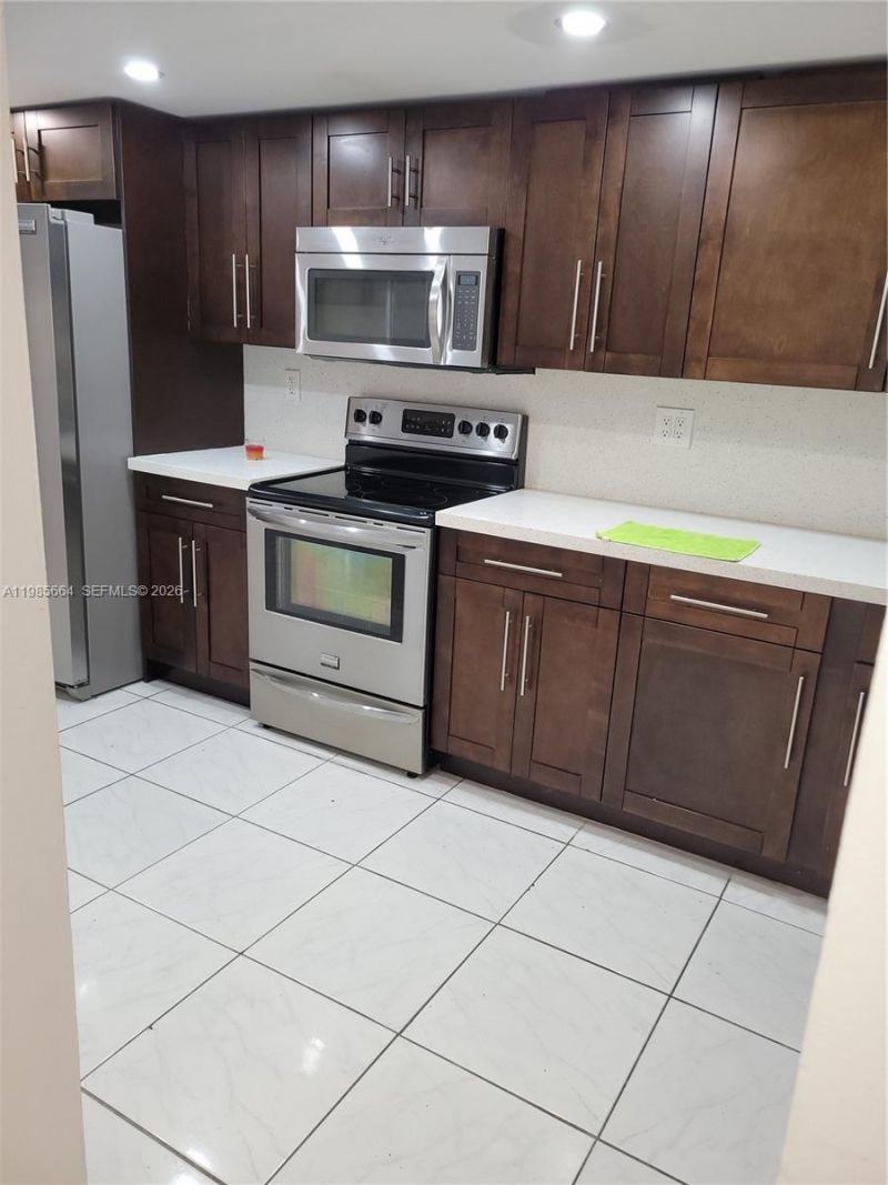 14389 Kendale Lakes Cir , Unit 14389, Miami, FL 33183 Photo