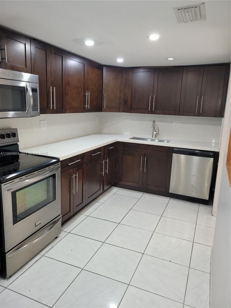 14389 Kendale Lakes Cir , Unit 14389, Miami, FL 33183 Photo