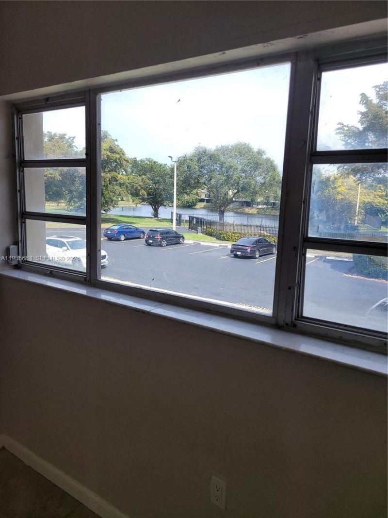 14389 Kendale Lakes Cir , Unit 14389, Miami, FL 33183 Photo