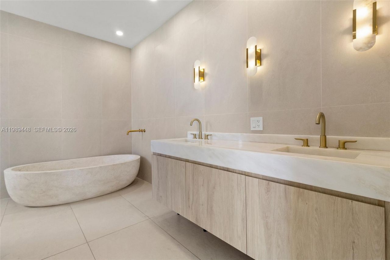 1865 S Ocean Dr, Unit 21C, Hallandale Beach, FL 33009 Photo