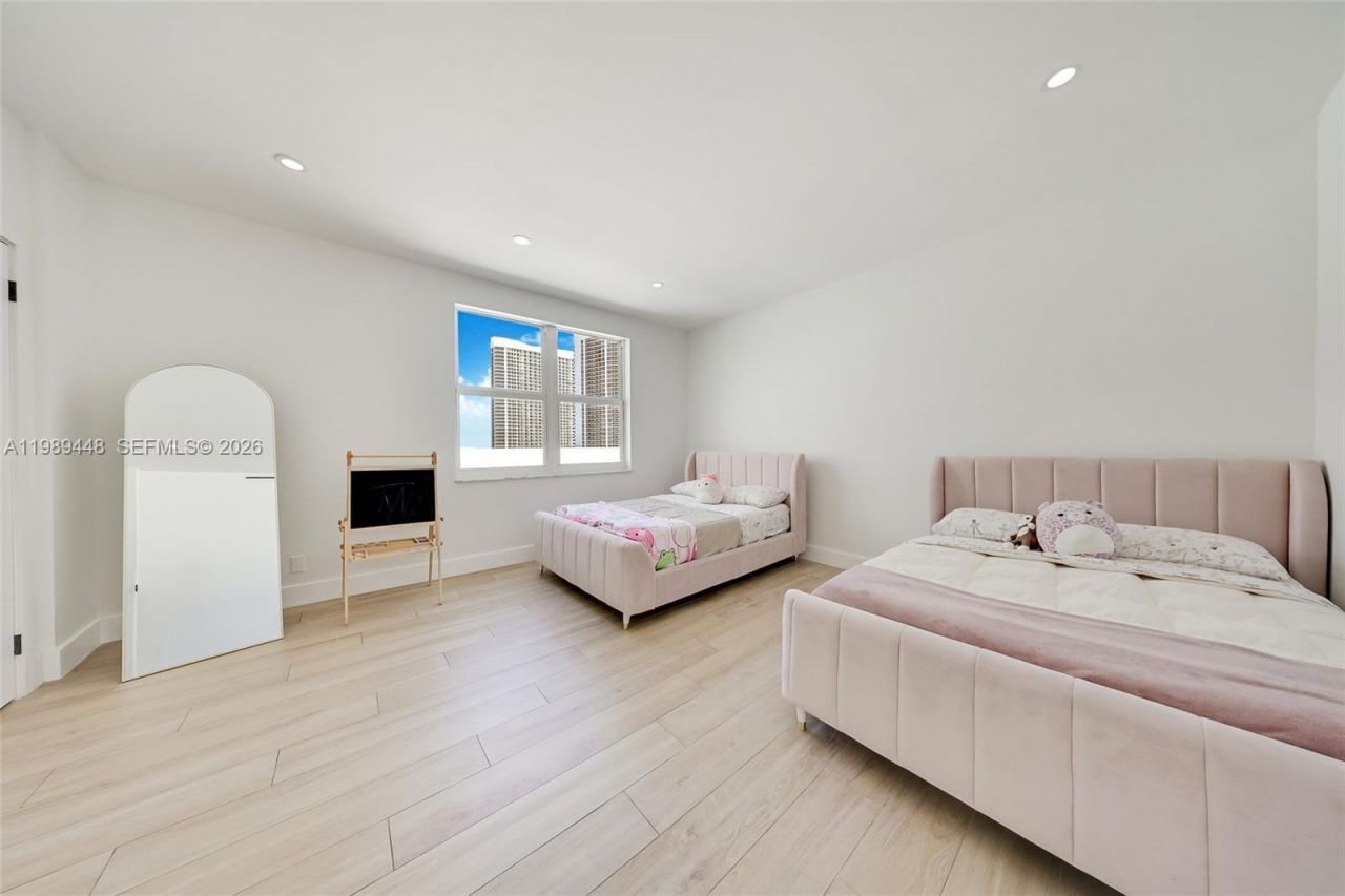 1865 S Ocean Dr, Unit 21C, Hallandale Beach, FL 33009 Photo