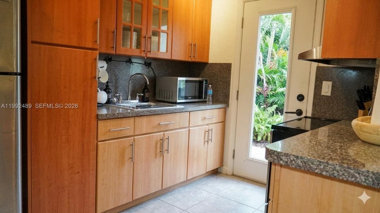 3240 Mary St , Unit S206, Miami, FL 33133 Photo