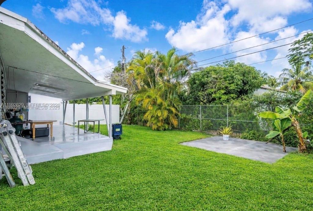 2145 SW 26 St, Miami, FL 33133 Photo