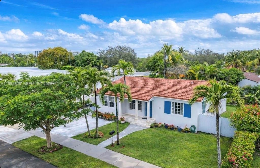 2145 SW 26 St, Miami, FL 33133 Photo