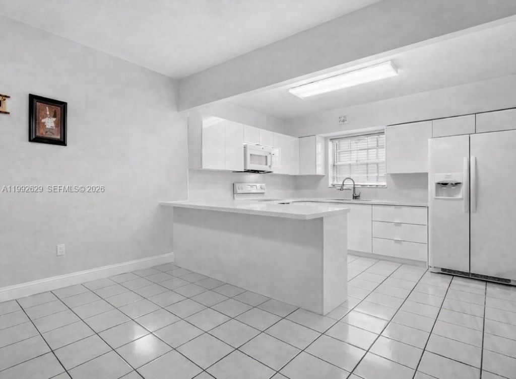 2145 SW 26 St, Miami, FL 33133 Photo