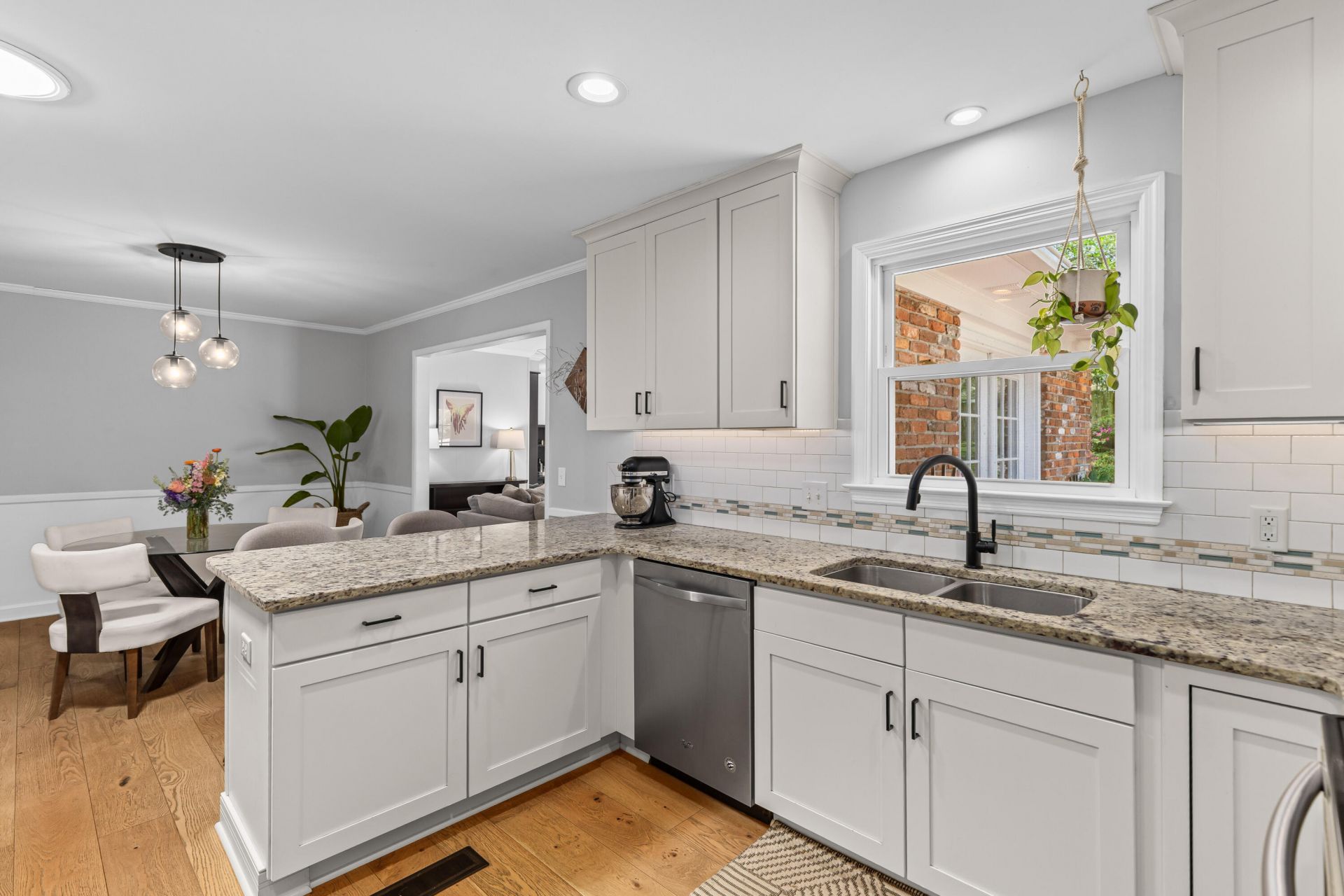 4929 Ashby Avenue Photo 18