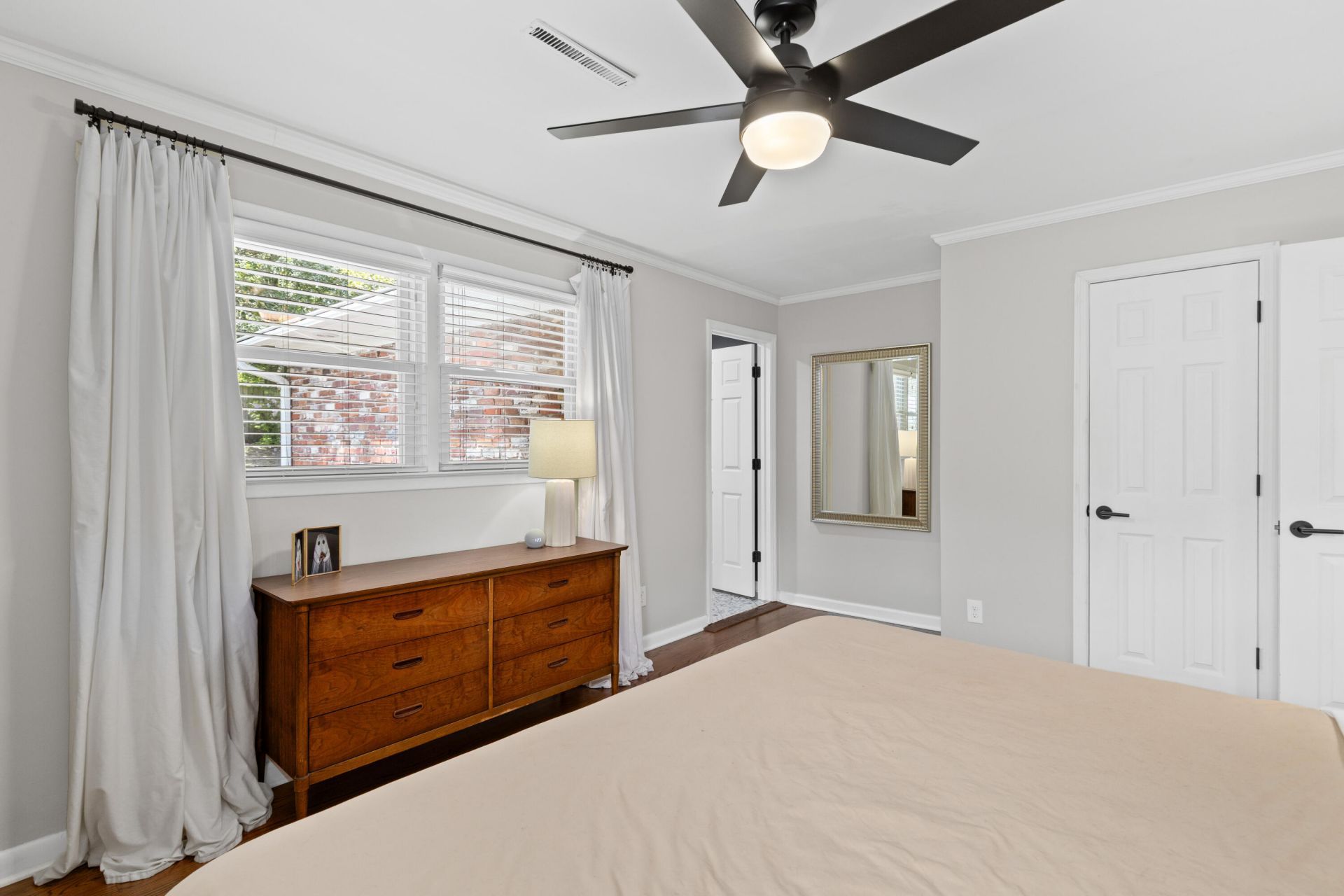 4929 Ashby Avenue Photo 29