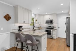 4929 Ashby Avenue photo 4