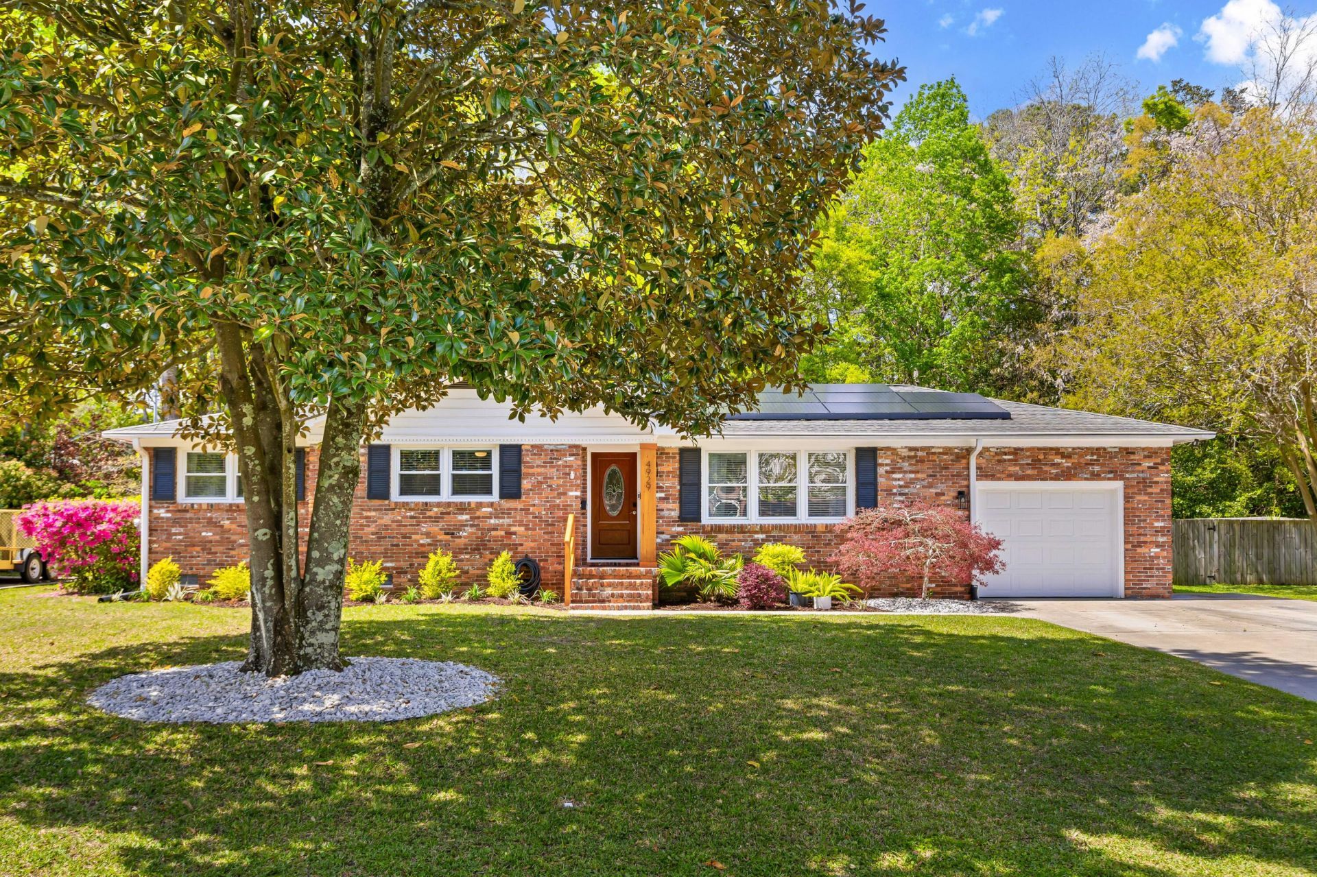 4929 Ashby Avenue Photo 8