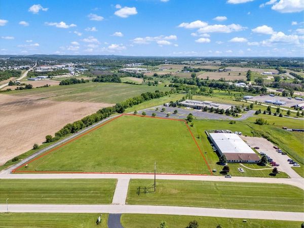 1650 INDEPENDENCE AVENUE, Hartford, WI 53027