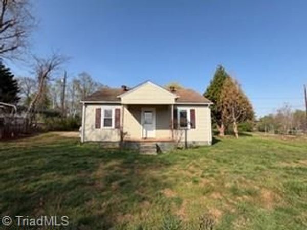123 Stonewood Road , Elkin, NC 28621