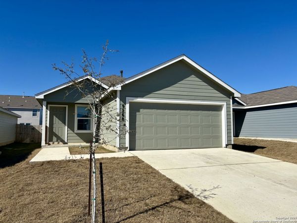 9268 James Bowie, Seguin, TX 78155