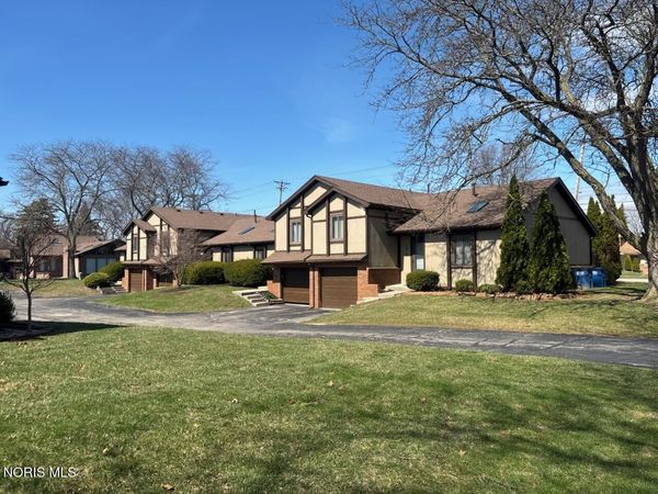 5913 - 5919 Staghorn Drive, Toledo, OH 43614