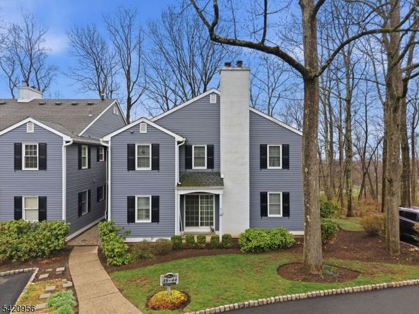 36 Countryside Dr, Bernards, NJ 07920