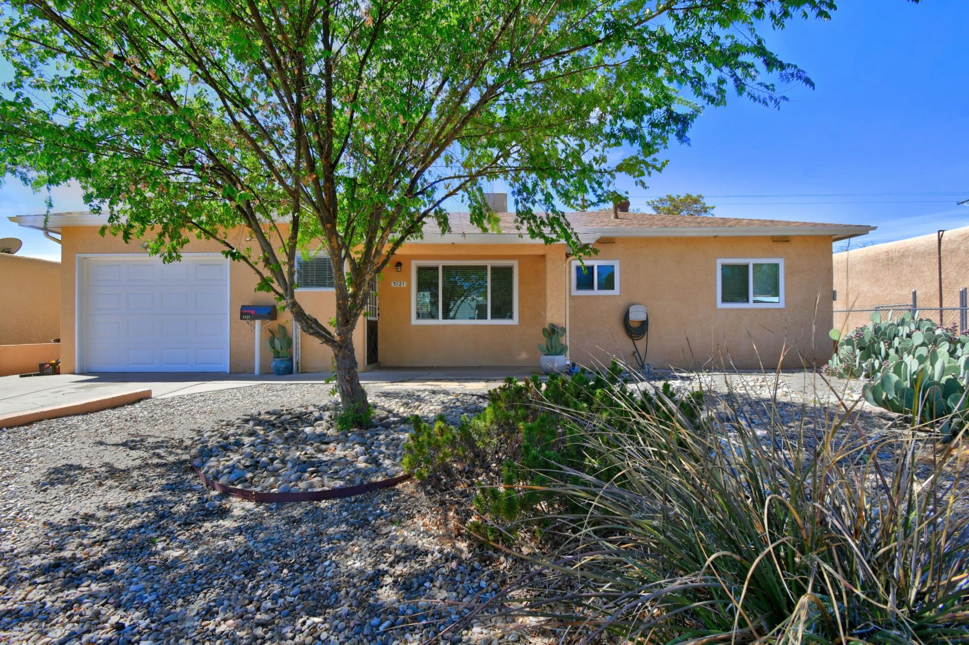 3121 Madeira Drive Ne, Albuquerque, NM 87110 Main Photo