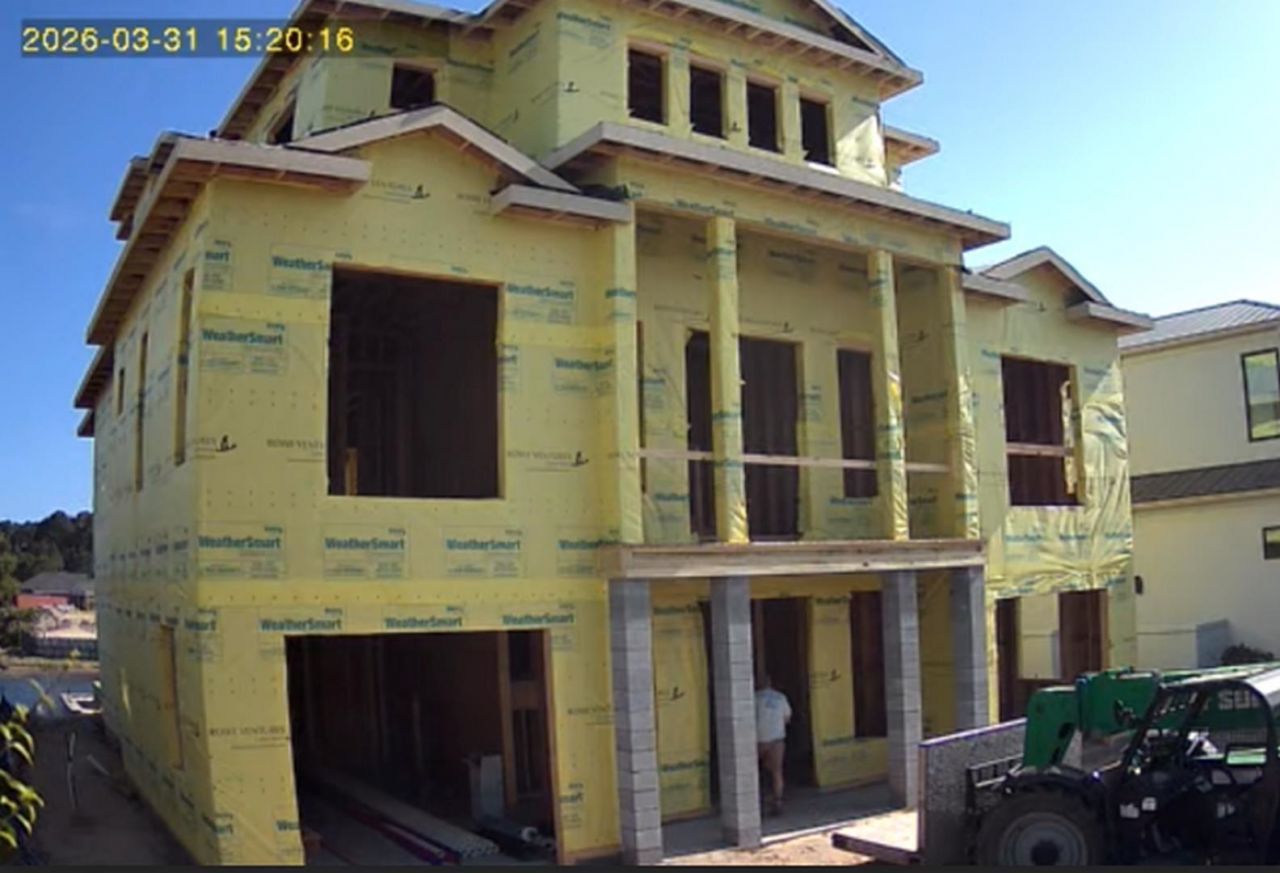 852 Waterton Ave. Photo 1