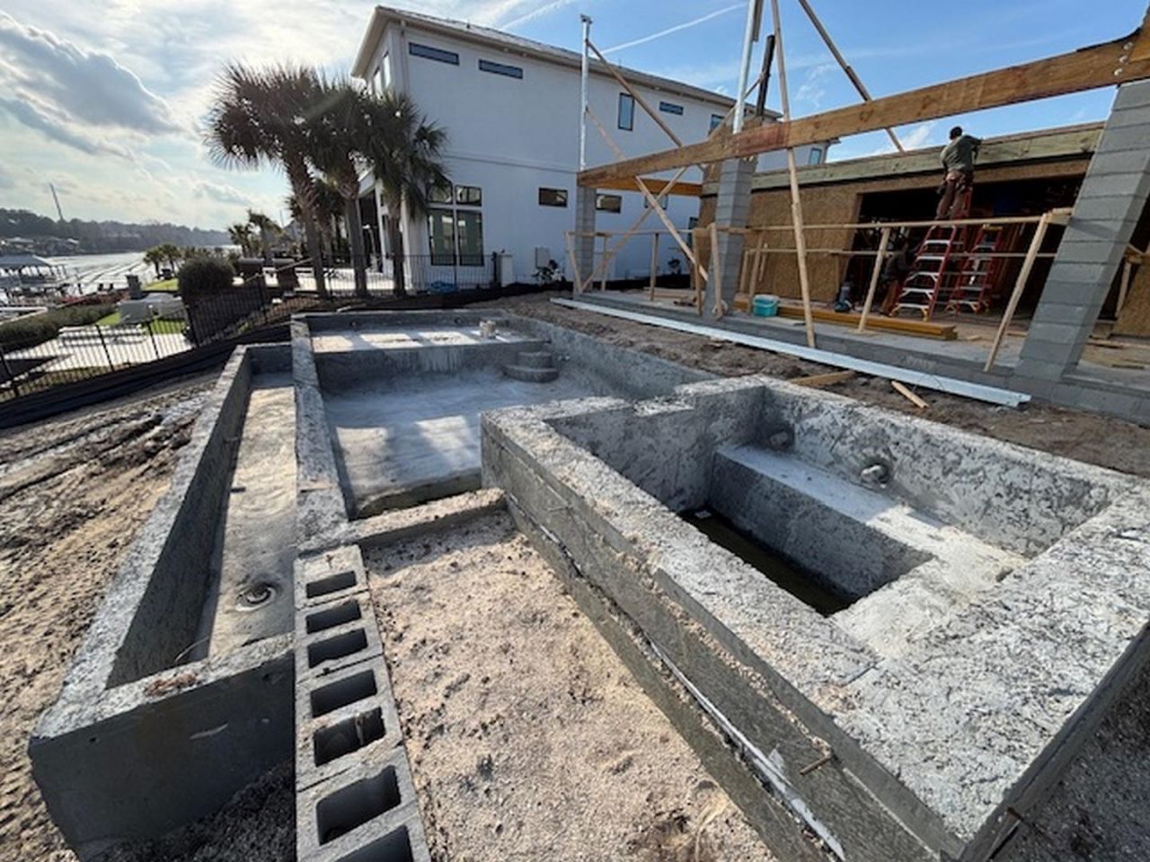 852 Waterton Ave. Photo 7