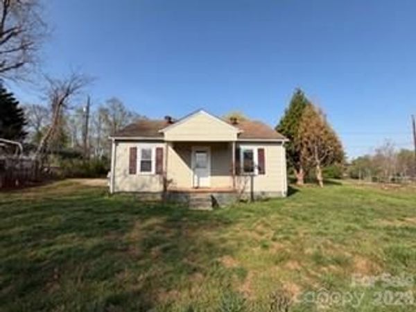 123 Stonewood Road , Elkin, NC 28621