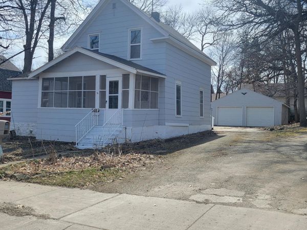 120 4th Avenue NE, Waseca, MN 56093