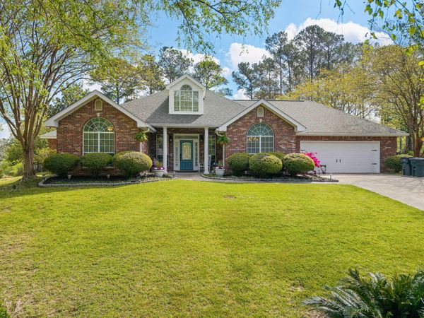 48 Greenleaf Dr., Hattiesburg, MS 39402