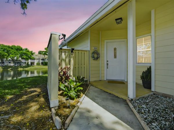 2074 Champions Way, North Lauderdale, FL 33068