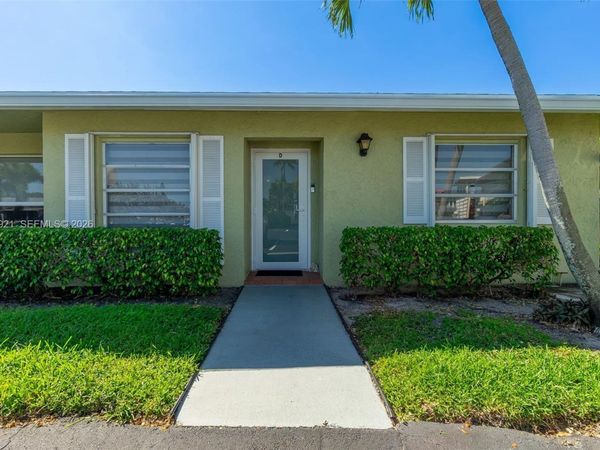 2400 Malayan Dr , Unit 94-D, Delray Beach, FL 33445