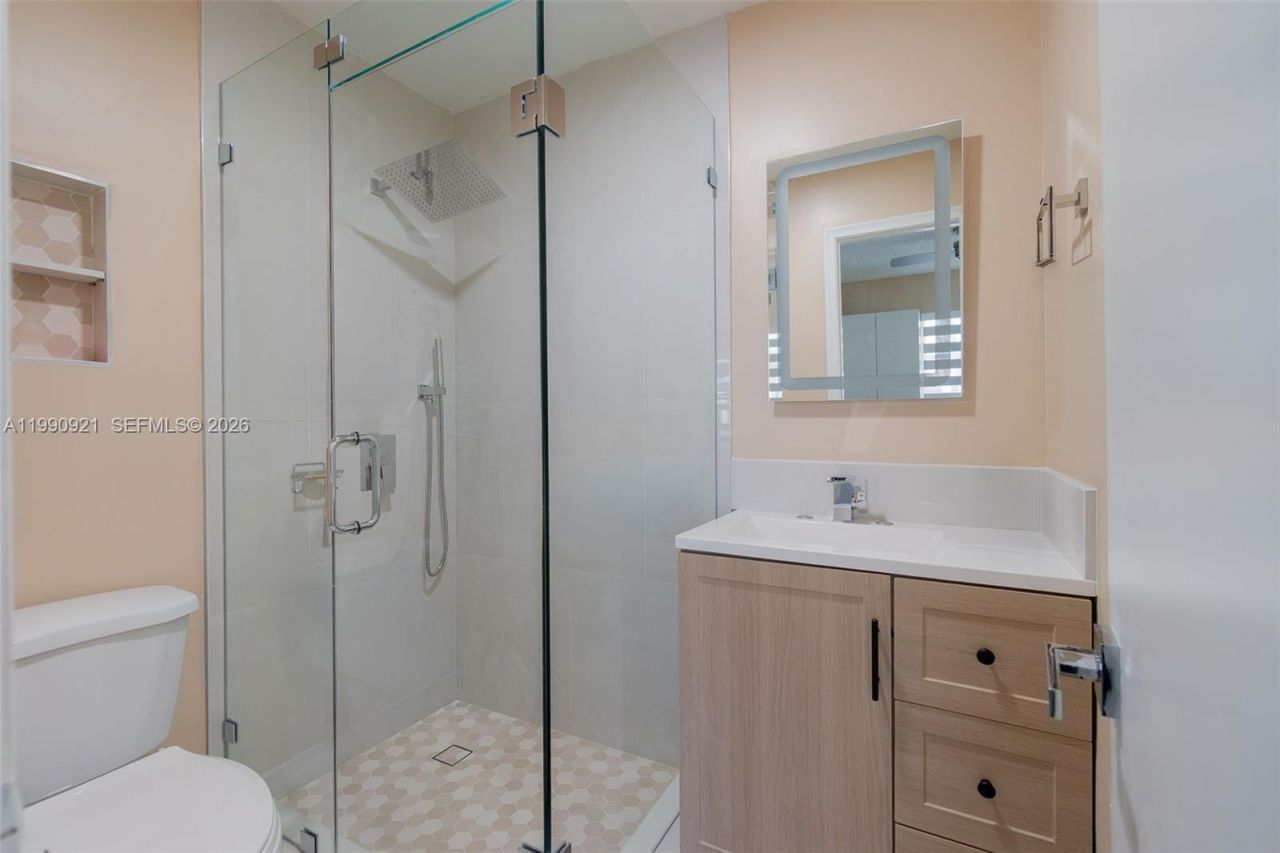 2400 Malayan Dr , Unit 94-D, Delray Beach, FL 33445 Photo