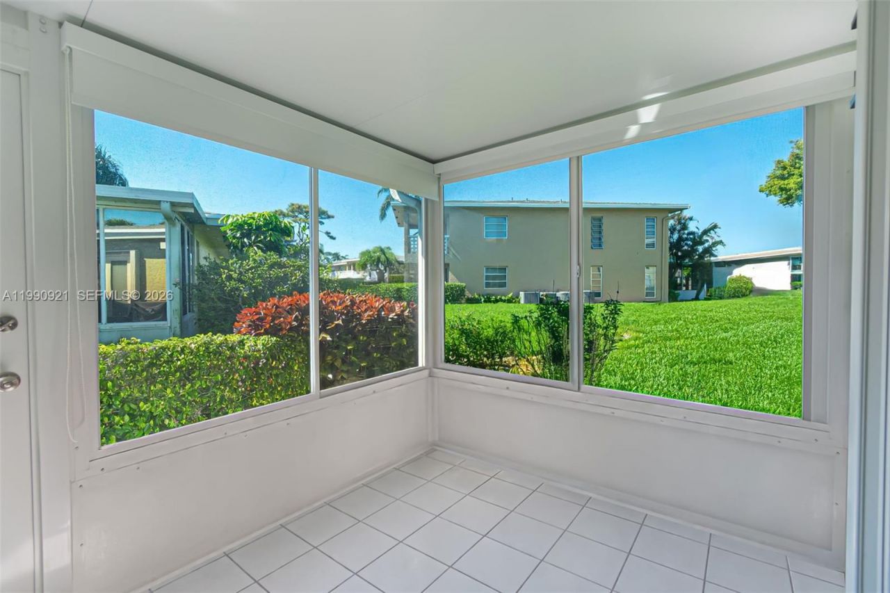 2400 Malayan Dr , Unit 94-D, Delray Beach, FL 33445 Photo