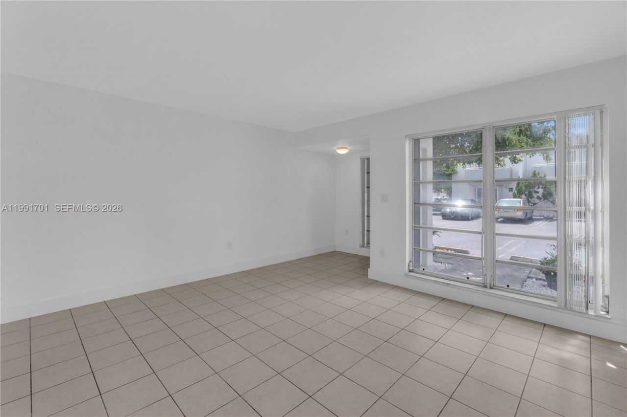 3599 SW 17th St , Unit 3599, Miami, FL 33145 Photo