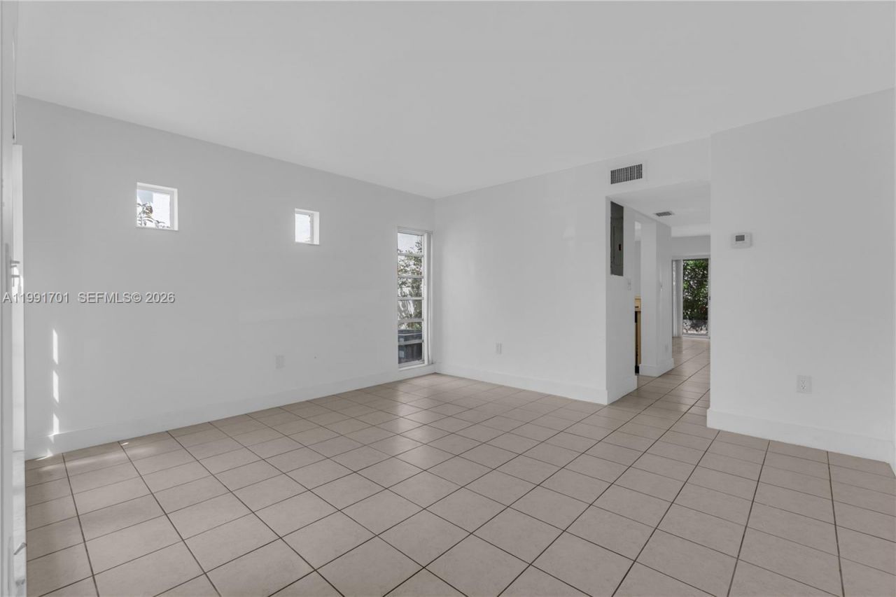 3599 SW 17th St , Unit 3599, Miami, FL 33145 Photo