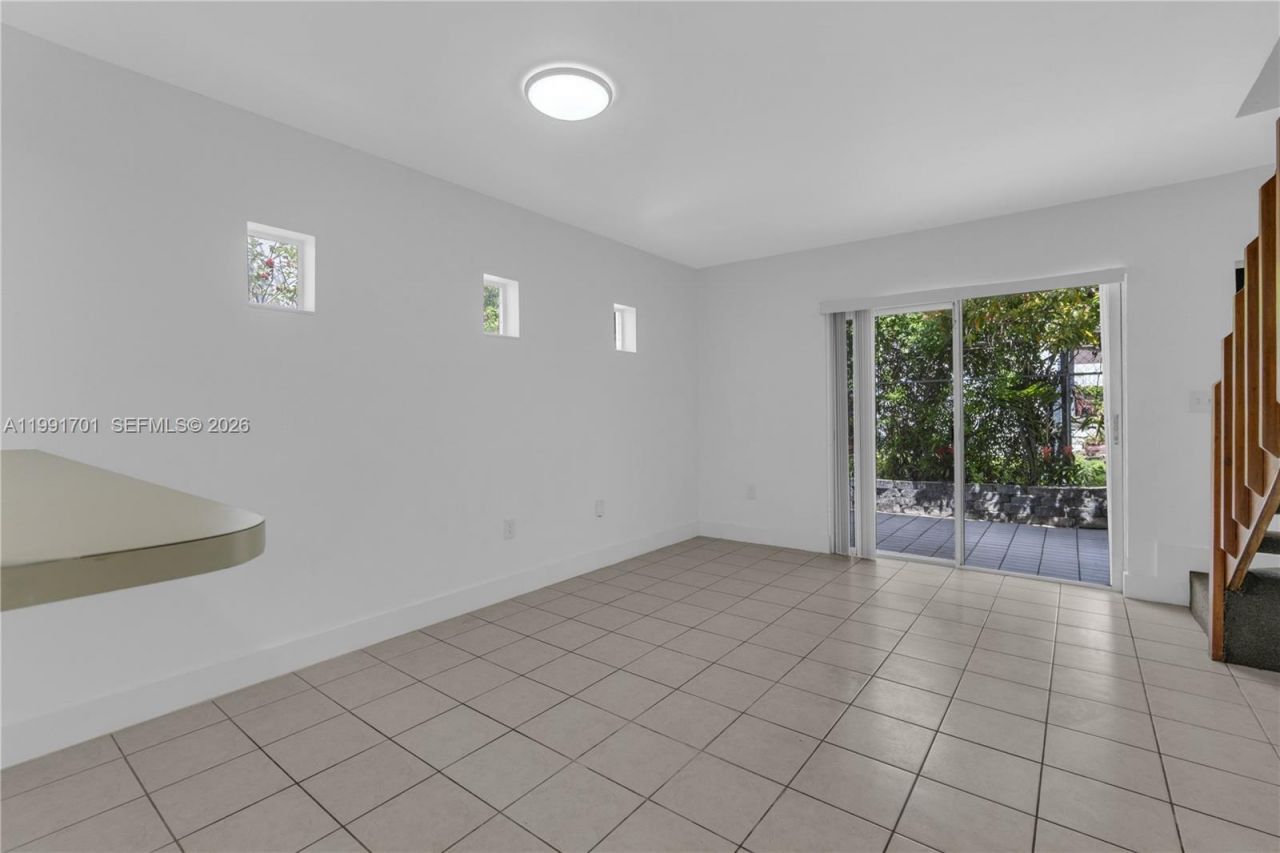 3599 SW 17th St , Unit 3599, Miami, FL 33145 Photo