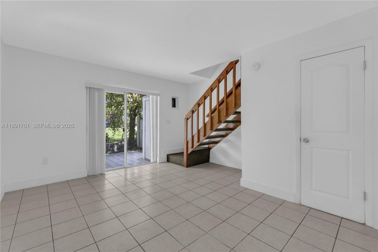 3599 SW 17th St , Unit 3599, Miami, FL 33145 Photo