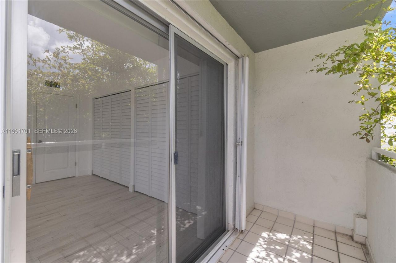 3599 SW 17th St , Unit 3599, Miami, FL 33145 Photo