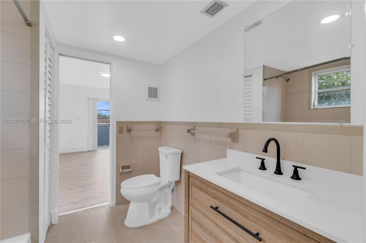 3599 SW 17th St , Unit 3599, Miami, FL 33145 Photo