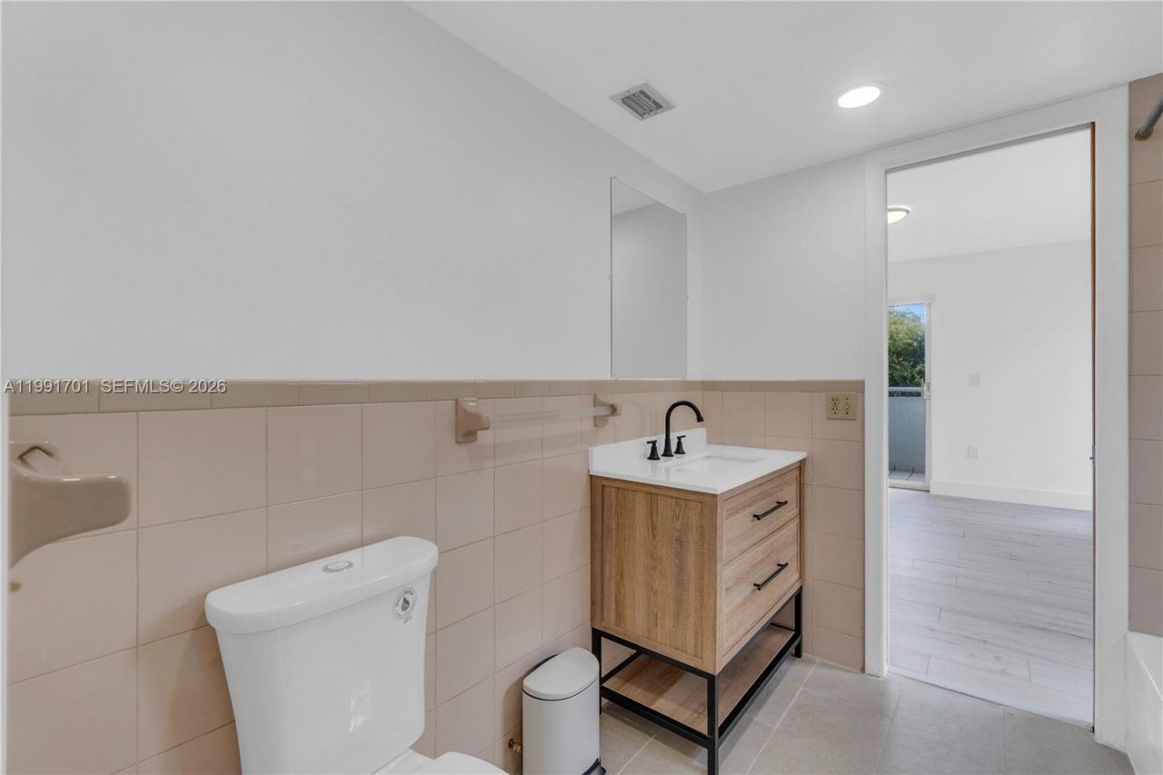 3599 SW 17th St , Unit 3599, Miami, FL 33145 Photo