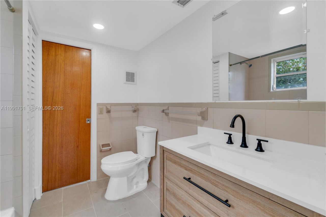 3599 SW 17th St , Unit 3599, Miami, FL 33145 Photo