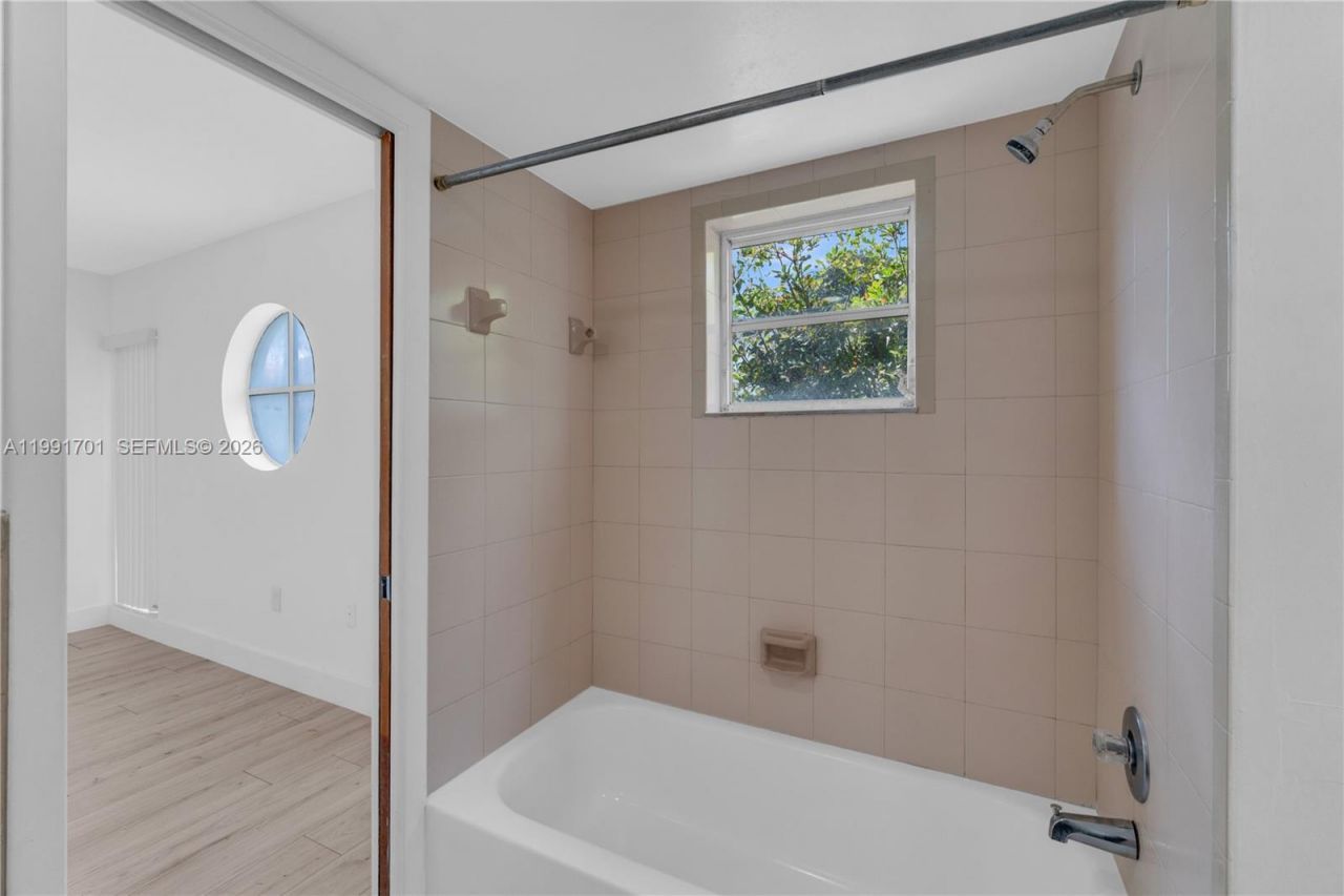 3599 SW 17th St , Unit 3599, Miami, FL 33145 Photo