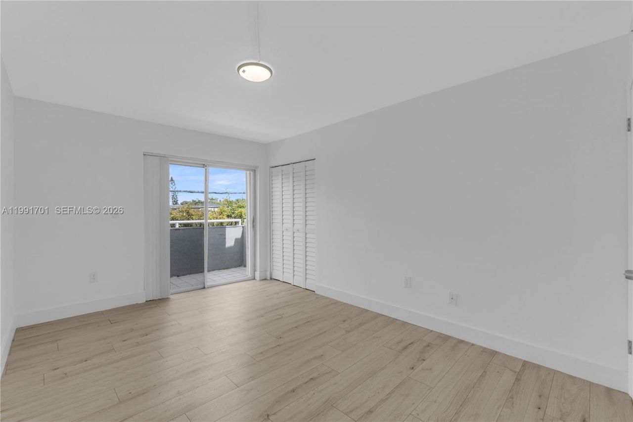 3599 SW 17th St , Unit 3599, Miami, FL 33145 Photo