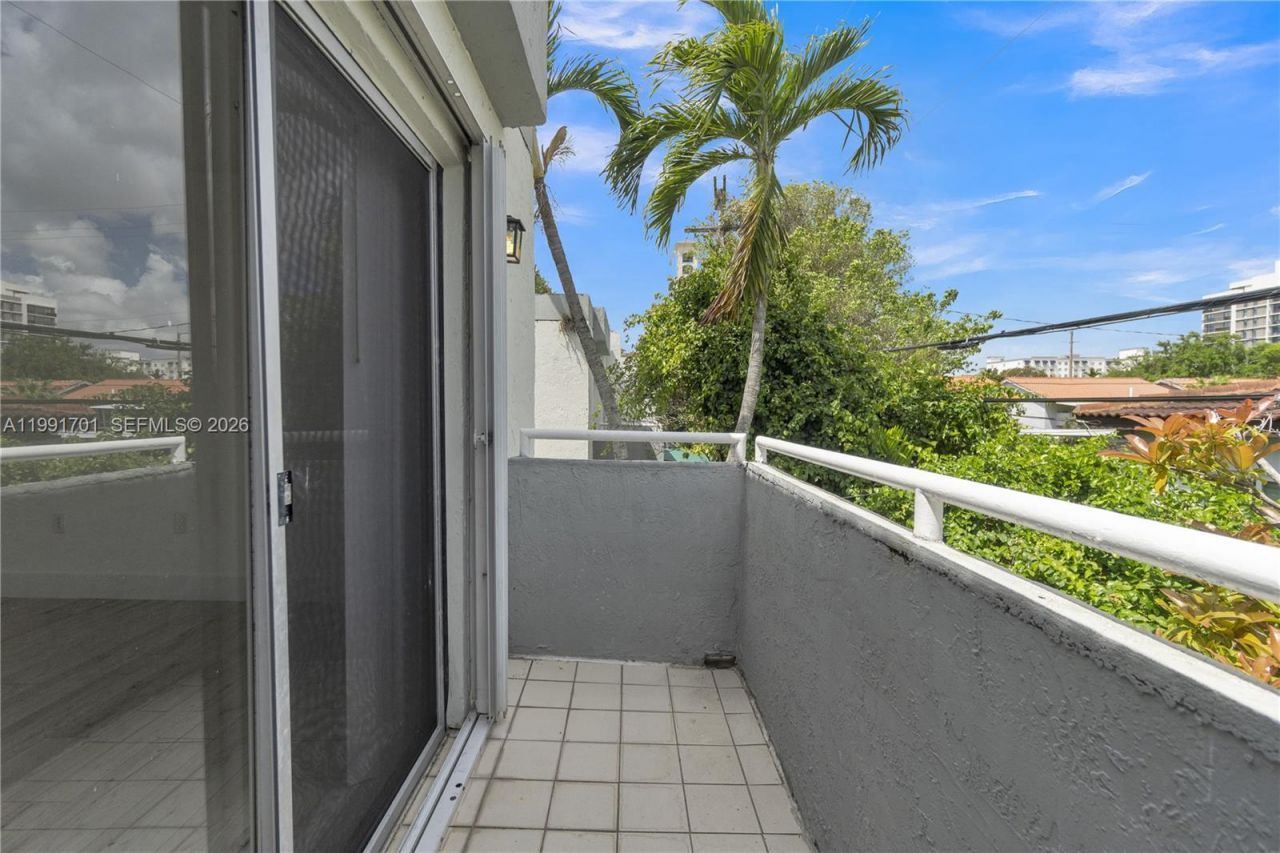 3599 SW 17th St , Unit 3599, Miami, FL 33145 Photo