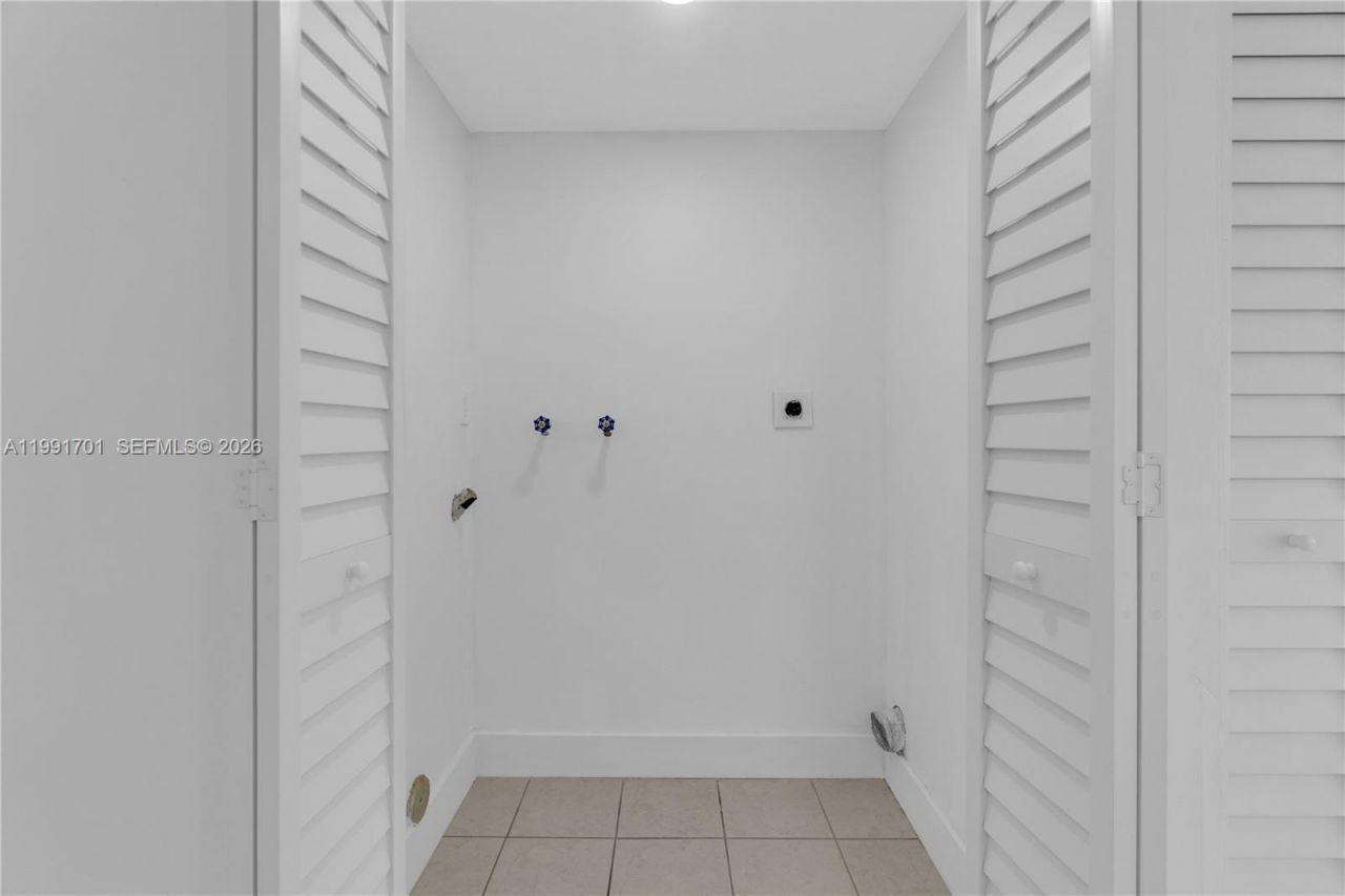 3599 SW 17th St , Unit 3599, Miami, FL 33145 Photo