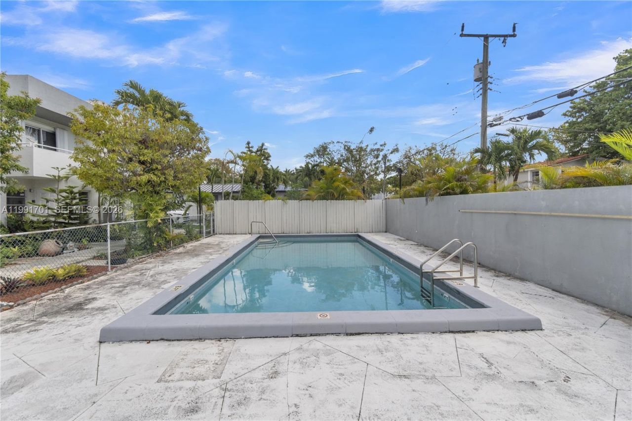 3599 SW 17th St , Unit 3599, Miami, FL 33145 Photo