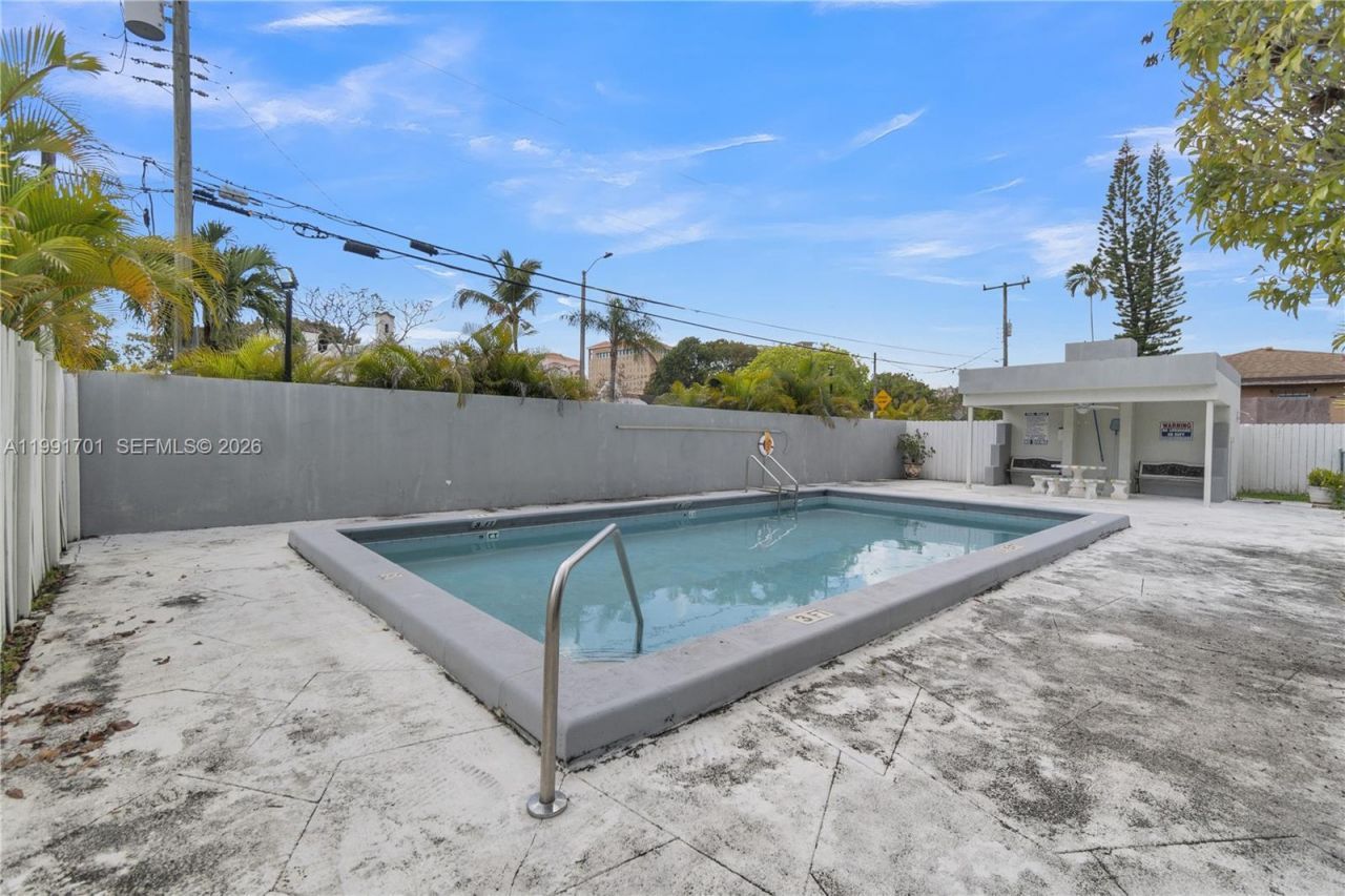 3599 SW 17th St , Unit 3599, Miami, FL 33145 Photo