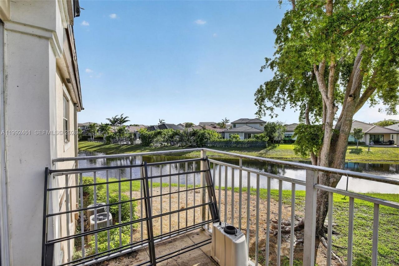 1250 SW 113th Ter, Unit 201, Pembroke Pines, FL 33025 Photo