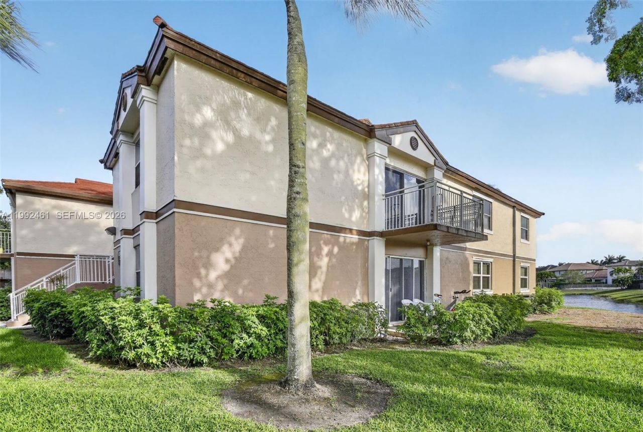 1250 SW 113th Ter, Unit 201, Pembroke Pines, FL 33025 Photo