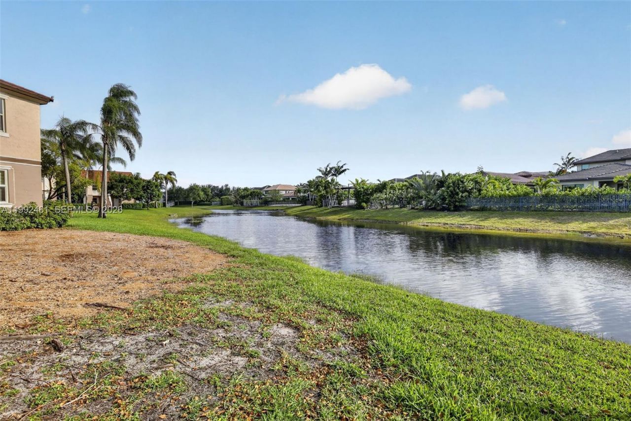 1250 SW 113th Ter, Unit 201, Pembroke Pines, FL 33025 Photo